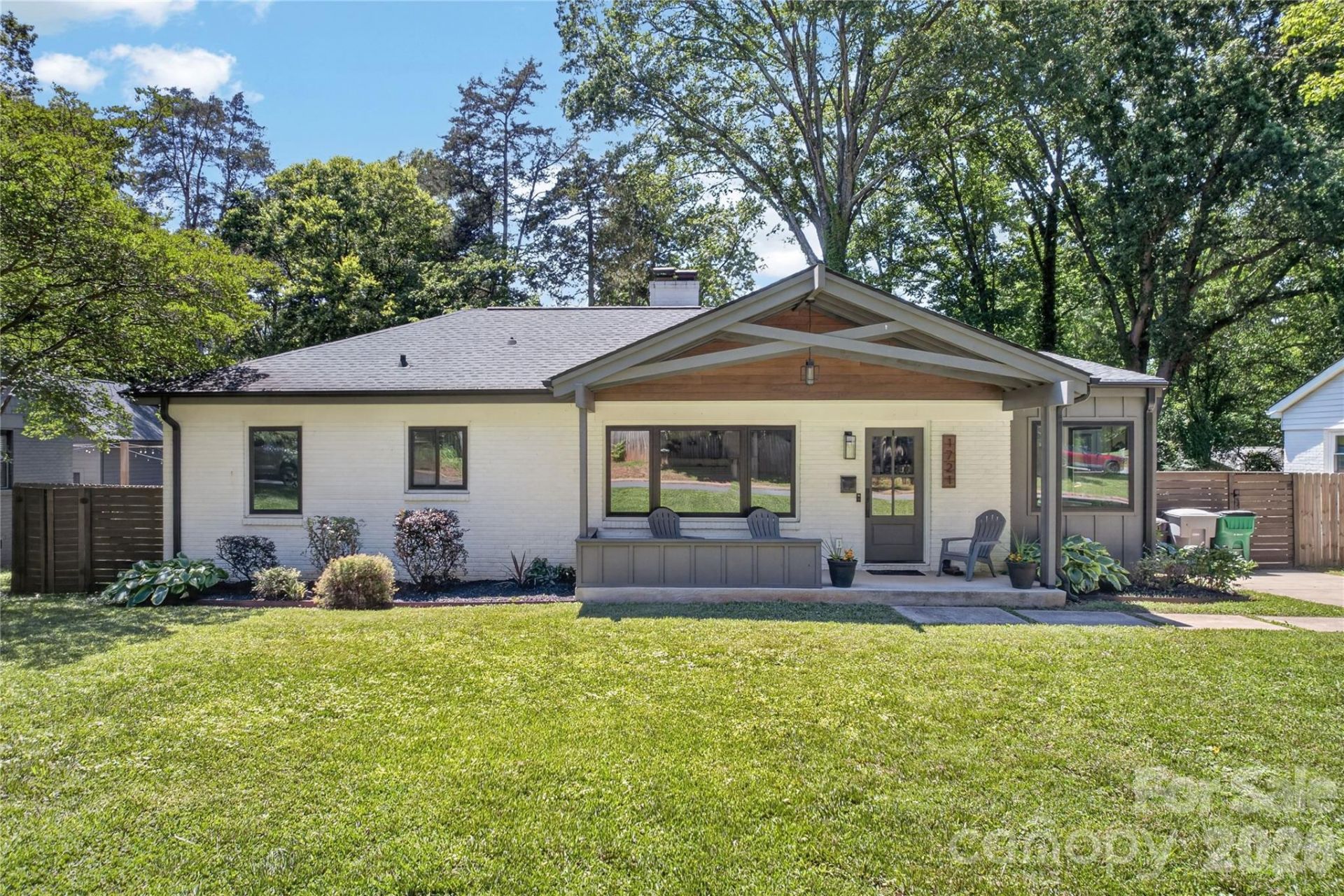 1721 Merry Oaks Road, Charlotte, NC 28205 Main Photo