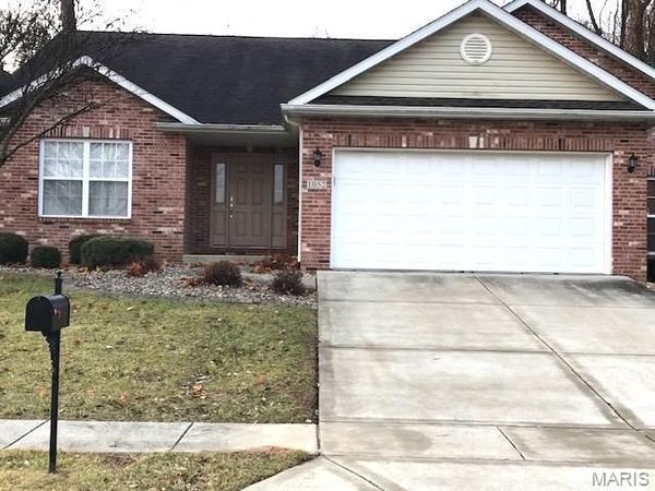 1050 NOTTING HILL Court , Collinsville, IL 62234