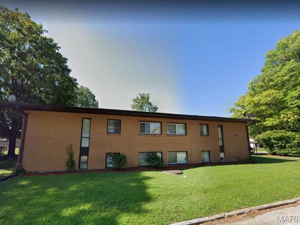 10 S 35TH Street , Belleville, IL 62226