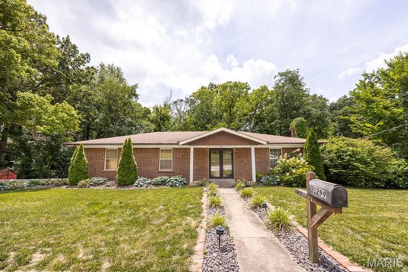 1299 Pin Oak Lane , Caseyville, IL 62232 Main Photo