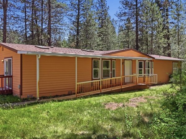 28608 N River Estates Dr, Chattaroy, WA 99003