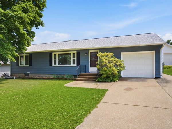 26 GENEVA, Muscatine, IA 52761