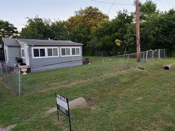 7628 Lakeview Drive, The Colony, TX 75056