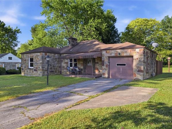 915 N Keel Ridge Road , Hermitage, PA 16148