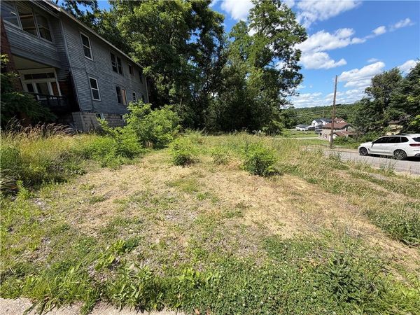602 W Washington St , New Castle, PA 16101