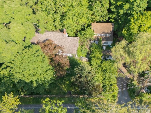 210 Route 100 , Katonah, NY 10536