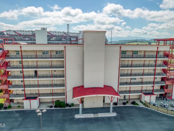 120 Raceday Center Drive, Unit 406, Bristol, TN 37620