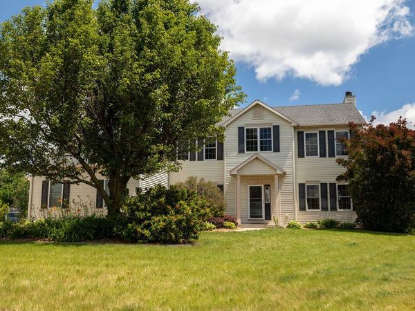 934 Cascade Cir, Hartford, WI 53027