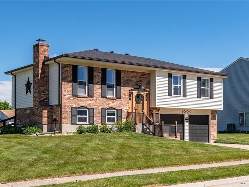 1000 Greenob Drive, Englewood, OH 45322 Photo 2
