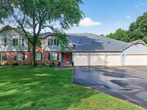 2576 Moundsview Drive, Unit 7, Mounds View, MN 55112