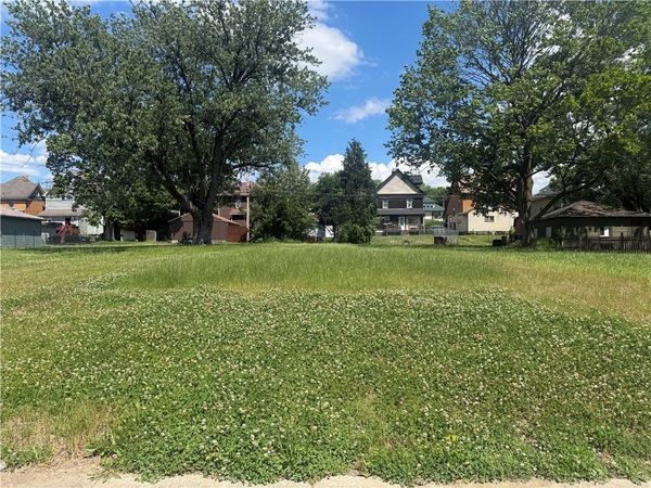 509 New Castle Ave , Sharon, PA 16146