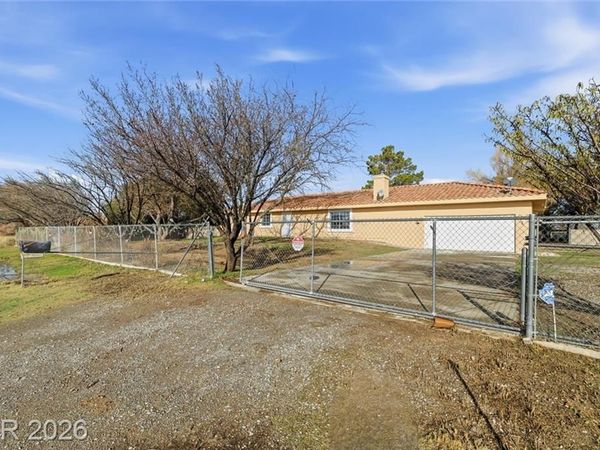 700 W Amarillo Avenue , Pahrump, NV 89048