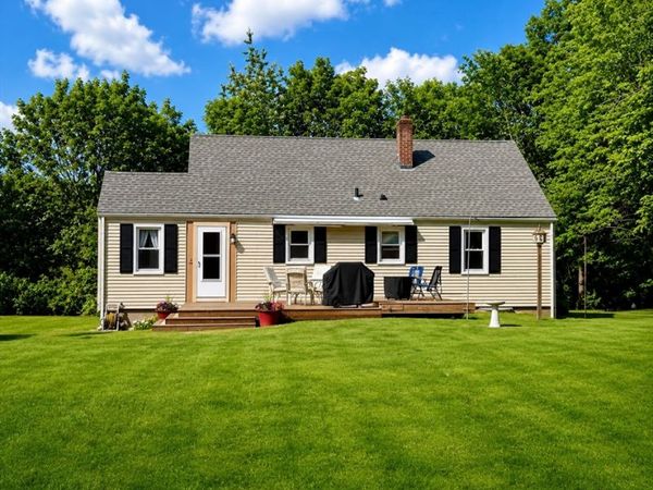 9-R Gates Terrace, Sterling, MA 01564