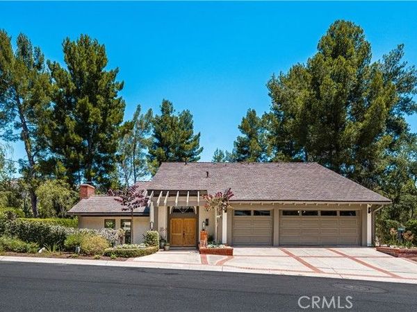 1281 Country Hills, North Tustin, CA 92705
