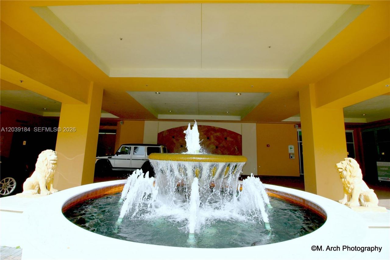 17555 Atlantic Blvd , Unit UPH6, Sunny Isles Beach, FL 33160 Photo