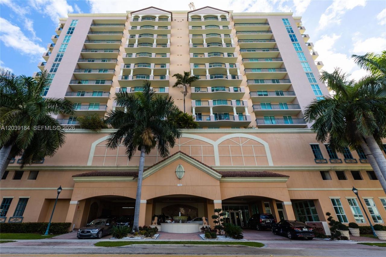 17555 Atlantic Blvd , Unit UPH6, Sunny Isles Beach, FL 33160 Photo