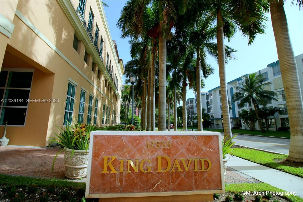 17555 Atlantic Blvd , Unit UPH6, Sunny Isles Beach, FL 33160 Photo