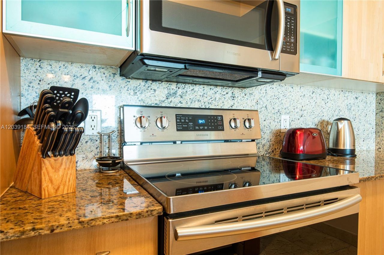 17555 Atlantic Blvd , Unit UPH6, Sunny Isles Beach, FL 33160 Photo