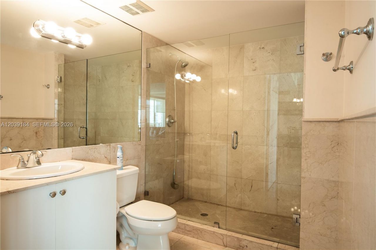 17555 Atlantic Blvd , Unit UPH6, Sunny Isles Beach, FL 33160 Photo