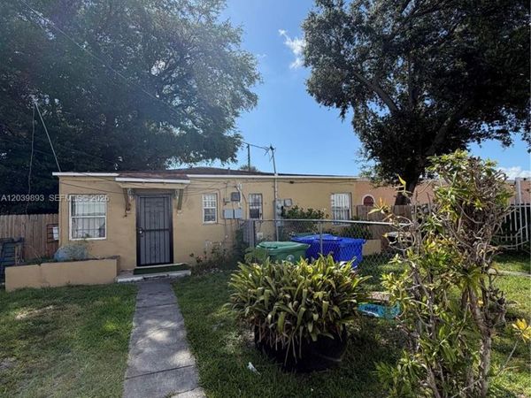 5421 NW 1st Ct , Miami, FL 33127