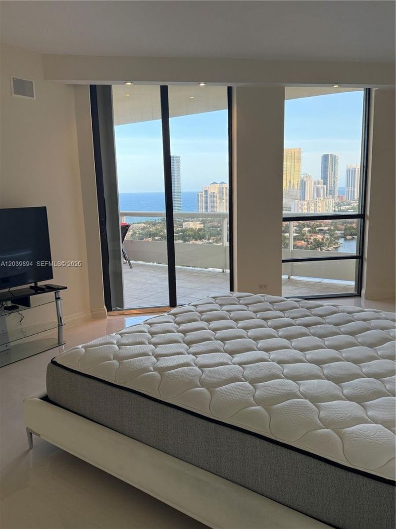 20191 E Country Club Dr , Unit TS8, Aventura, FL 33180 Photo