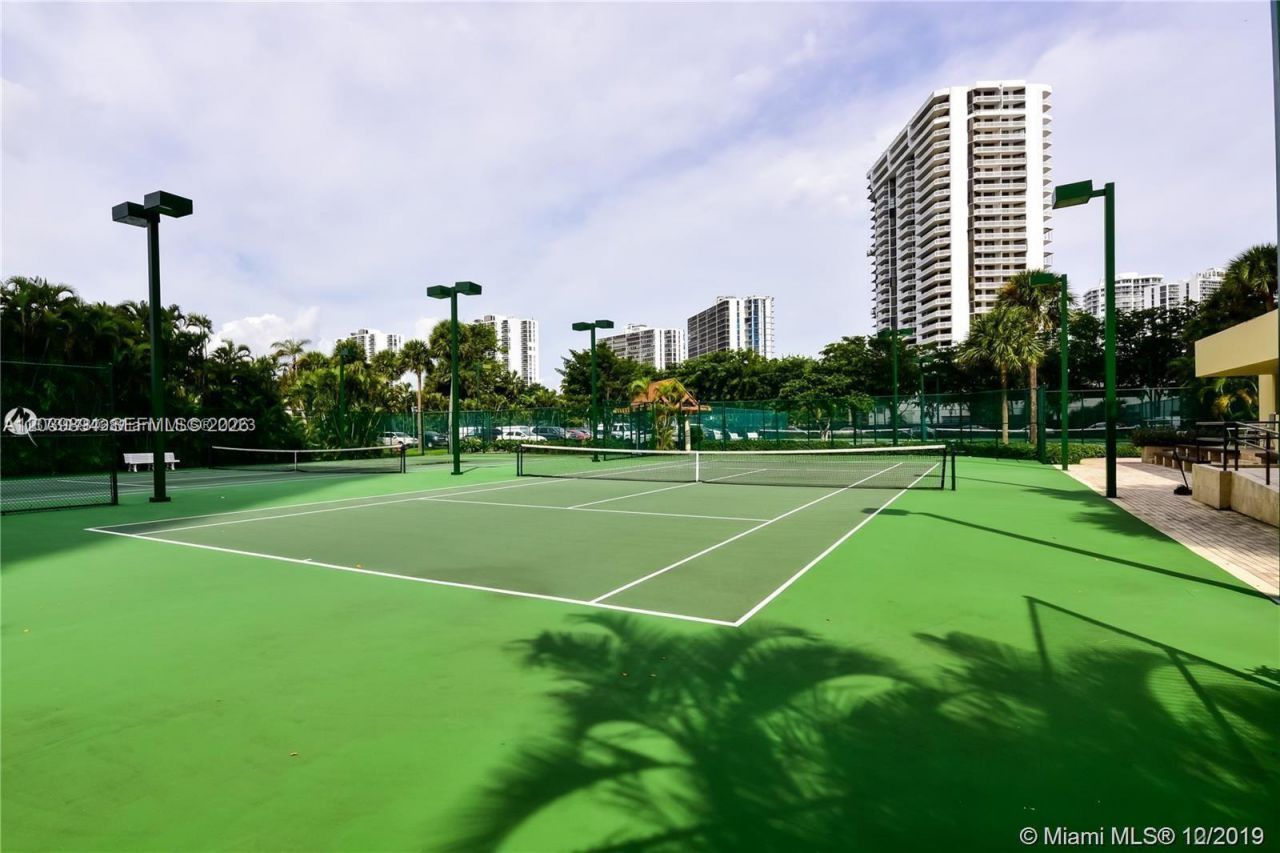 20191 E Country Club Dr , Unit TS8, Aventura, FL 33180 Photo