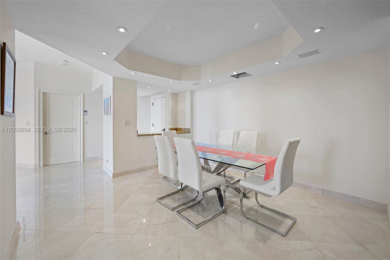 20191 E Country Club Dr , Unit TS8, Aventura, FL 33180 Photo