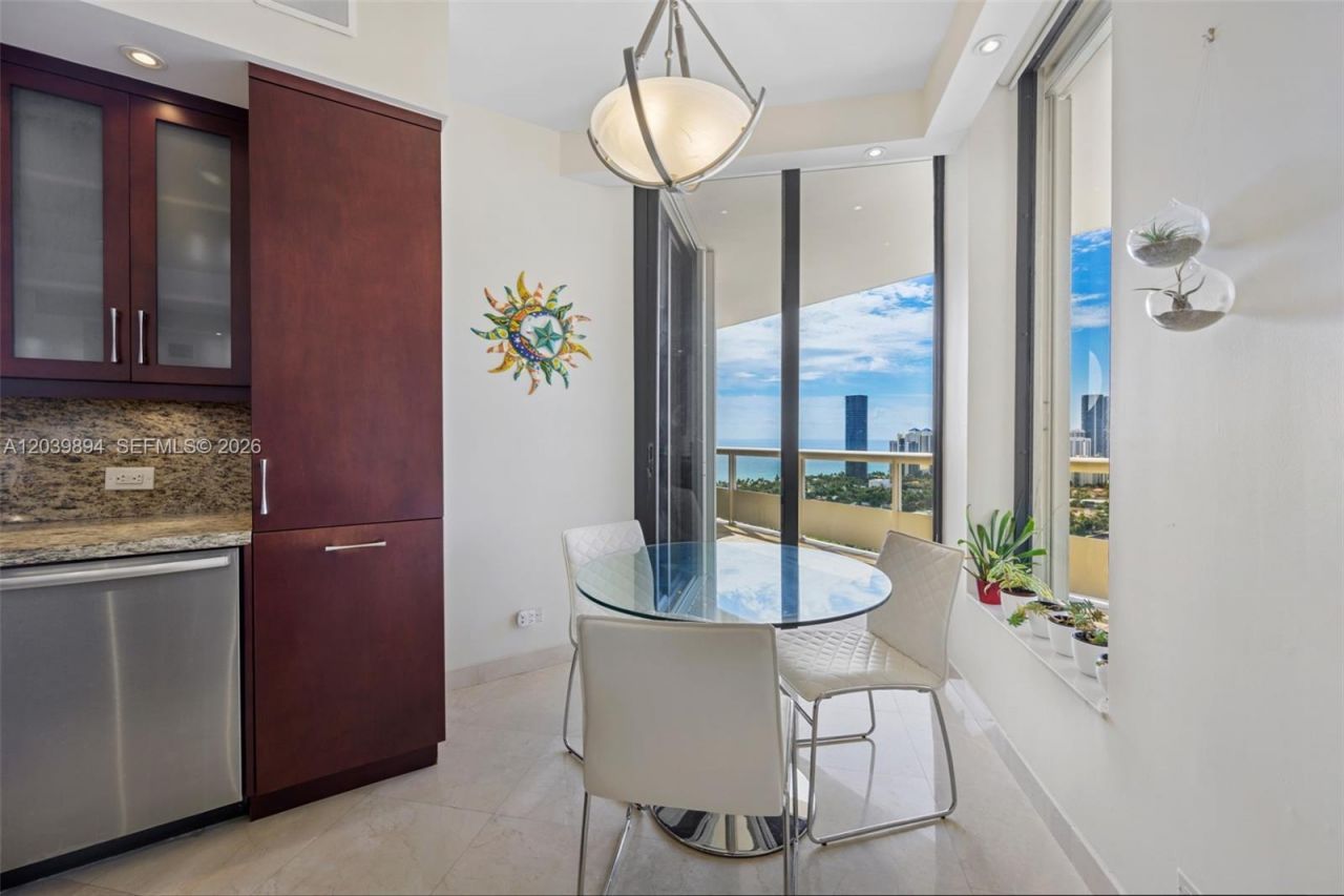 20191 E Country Club Dr , Unit TS8, Aventura, FL 33180 Photo