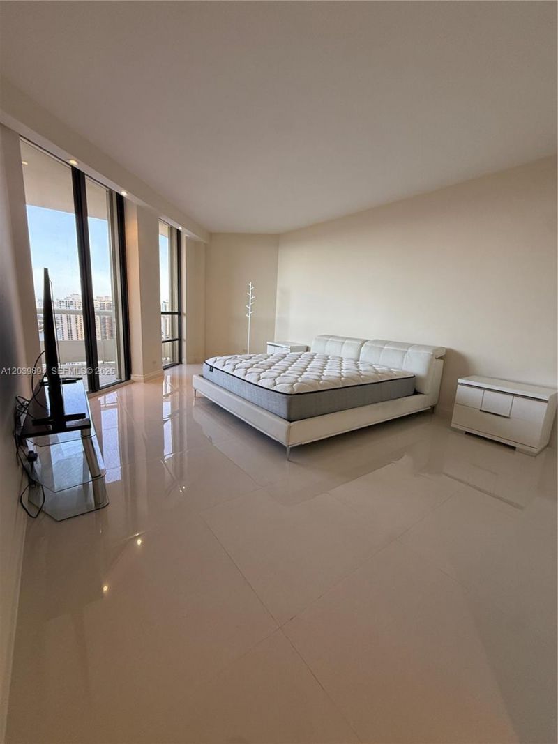 20191 E Country Club Dr , Unit TS8, Aventura, FL 33180 Photo