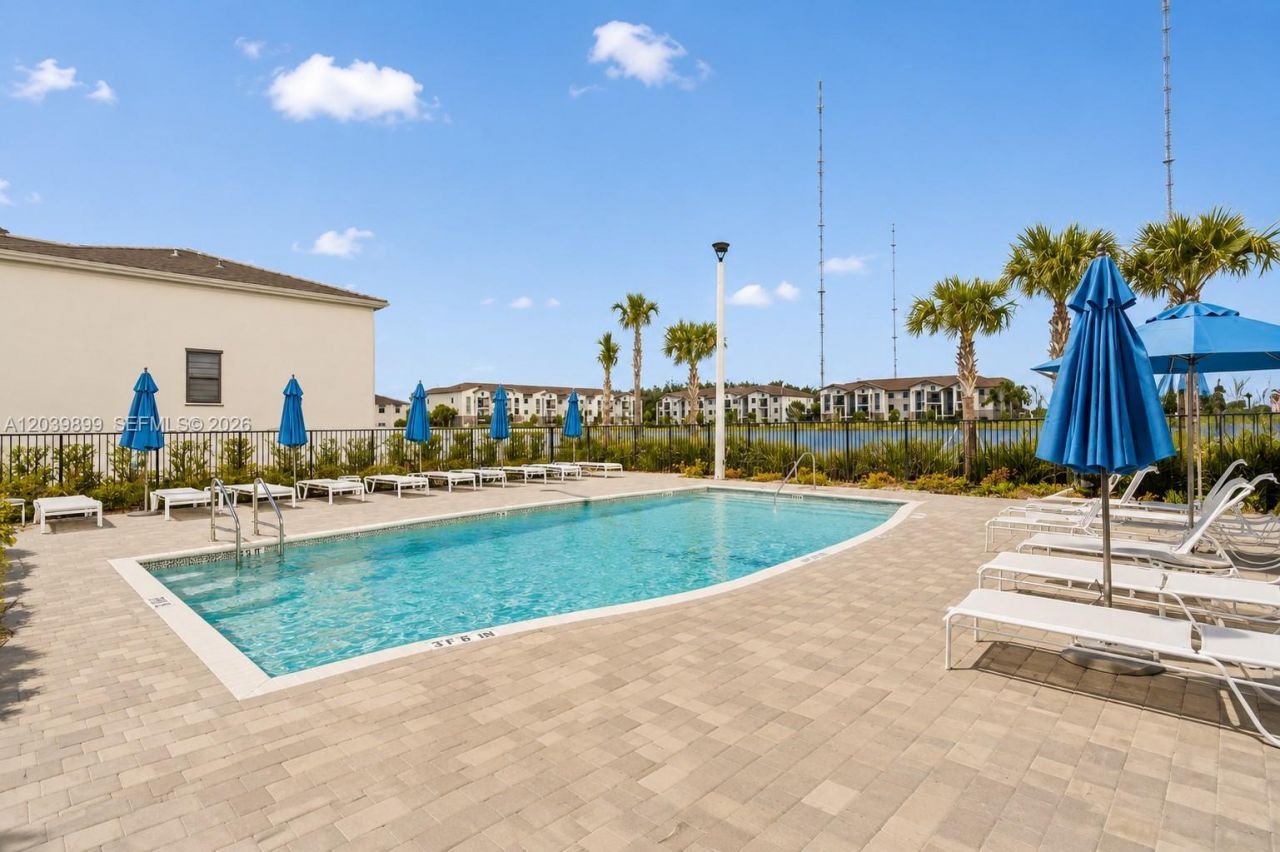 452 NW 203rd Ter, Unit 452, Miami Gardens, FL 33169 Photo