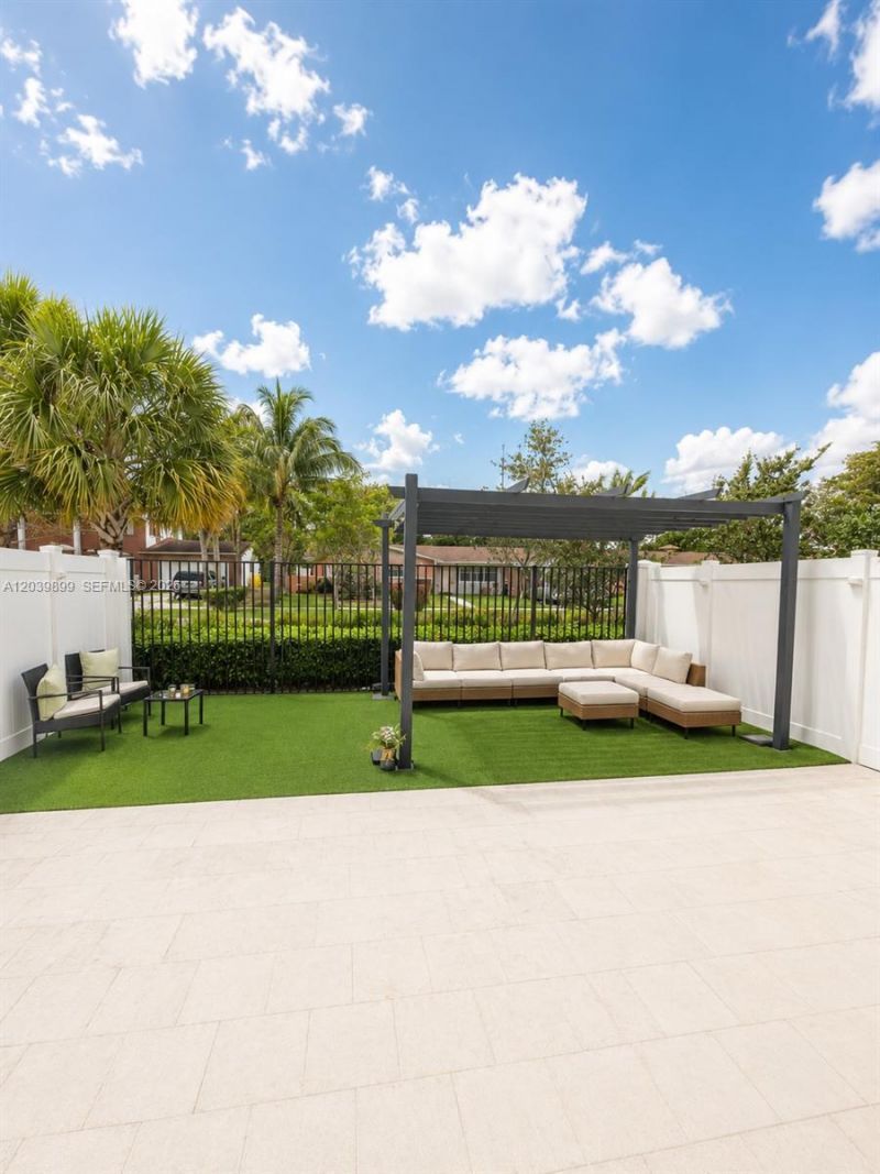 452 NW 203rd Ter, Unit 452, Miami Gardens, FL 33169 Photo