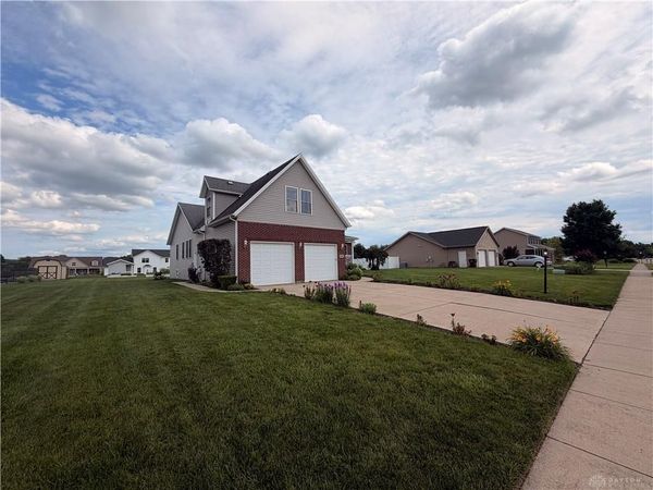 2049 N Highlander Drive, Xenia, OH 45385
