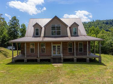 212 Mills Creek Road, Flat Lick, KY 40935