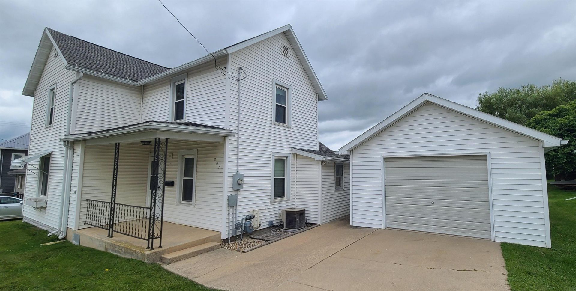 203 S Water Street, Monona, IA 52159 Main Photo