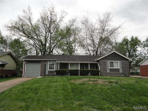 2240 Windsor Drive , St Louis, MO 63033