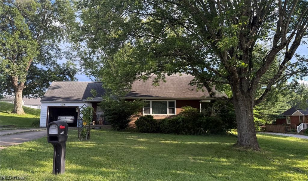 3314 Lee Street Nw, North Canton, OH 44720 Main Photo