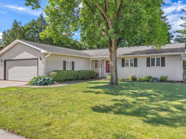 1160 W 19th Ave, Oshkosh, WI 54901