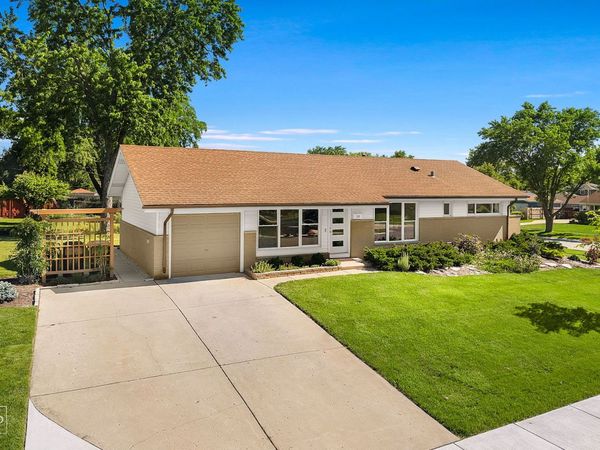 580 NEWARK Lane , Hoffman Estates, IL 60169
