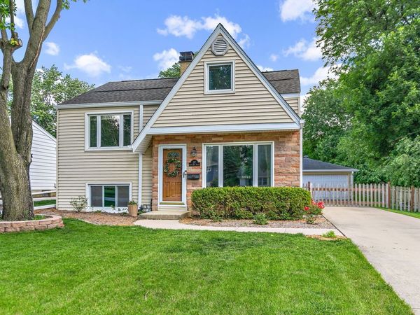 117 S ERIE Street , Wheaton, IL 60187