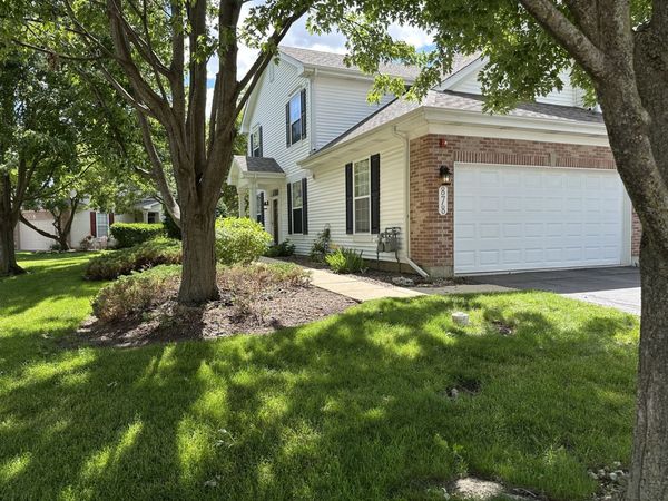 878 Stuarts Drive , Unit 878, St. Charles, IL 60174