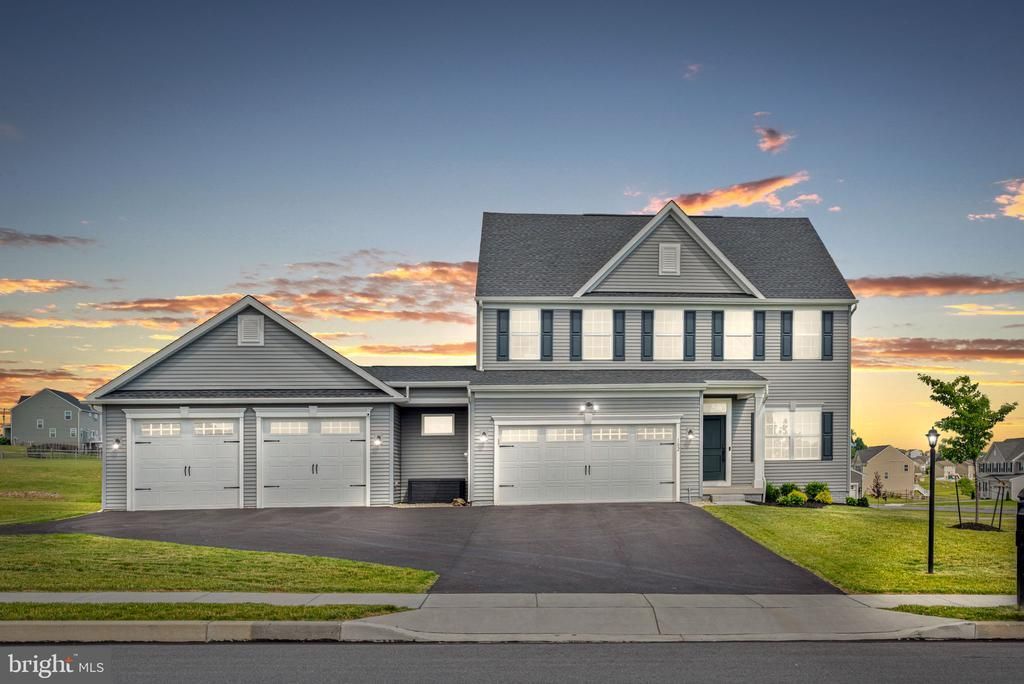 102 Tyler Drive, Hanover, PA 17331 Main Photo