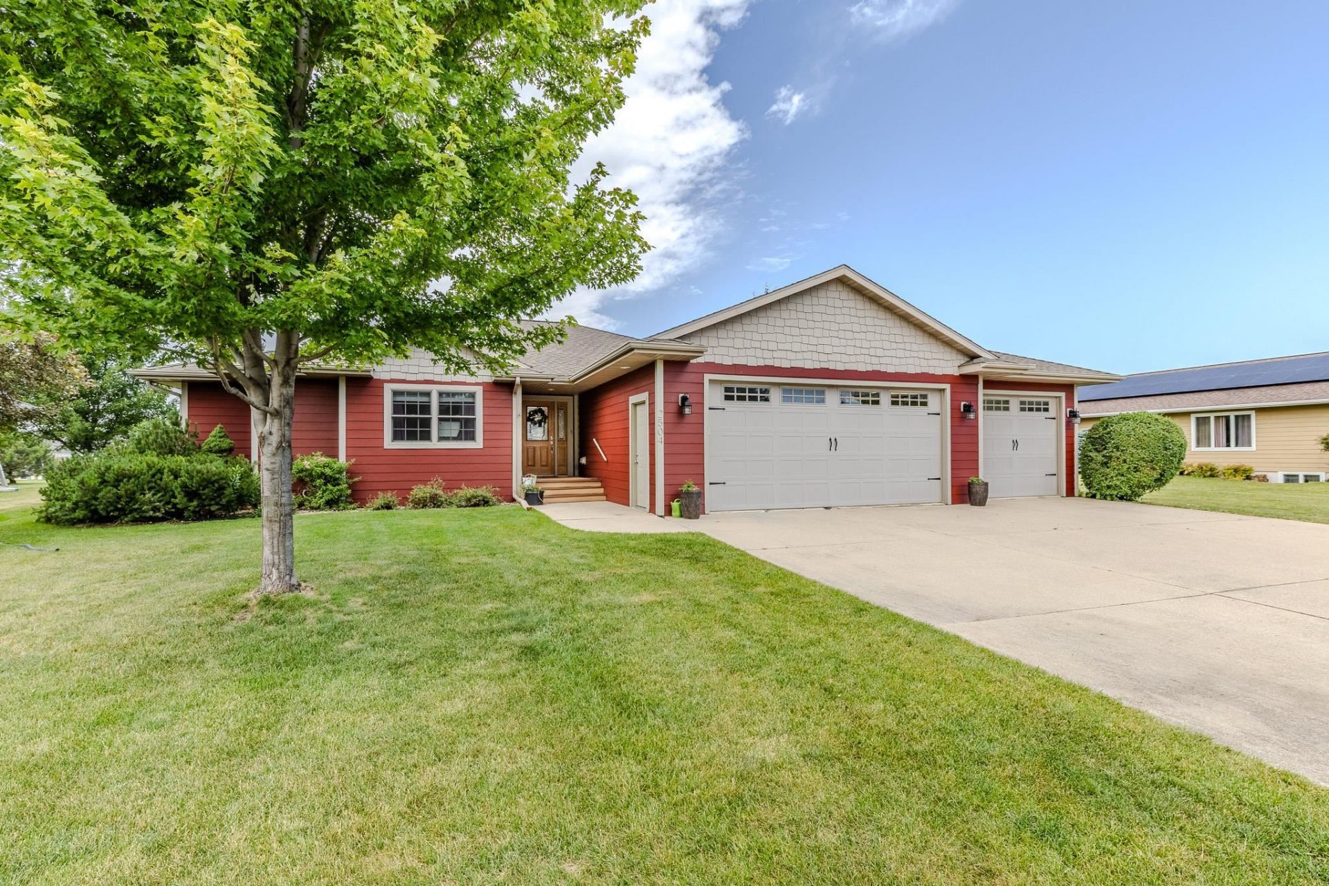 2504 Troy Ave , Spirit Lake, IA 51360 Main Photo