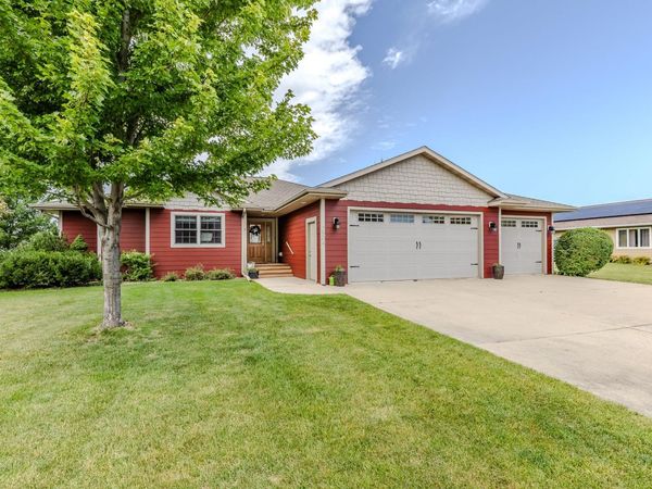 2504 Troy Ave , Spirit Lake, IA 51360