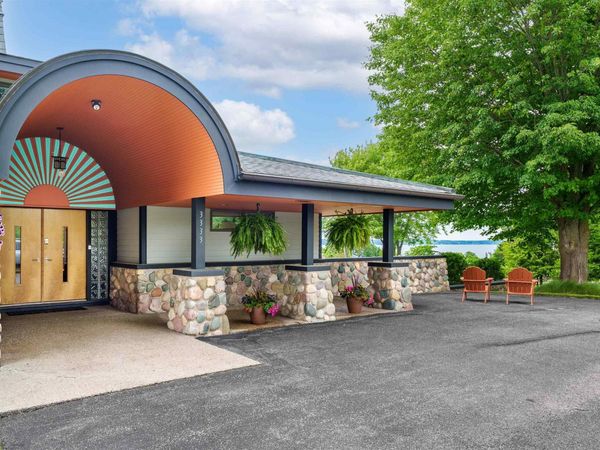 3333 Kirkridge Drive, Williamsburg, MI 49690