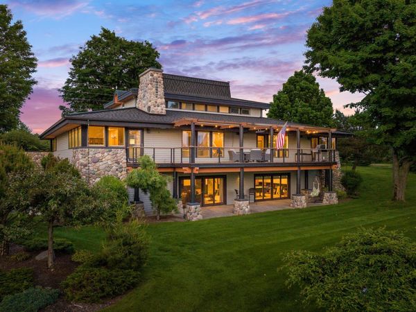 3333 Kirkridge Drive, Williamsburg, MI 49690