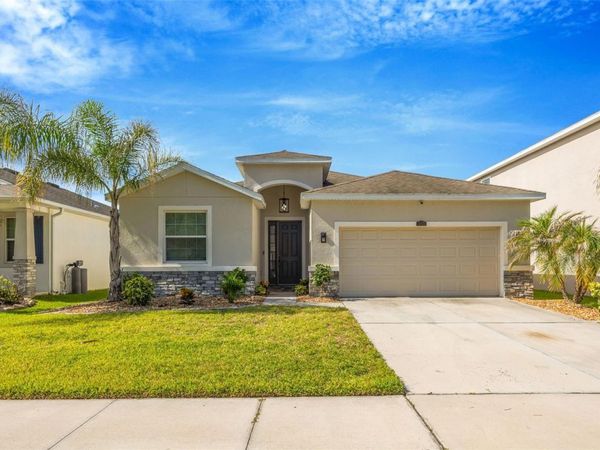 32876 SAND CREEK DRIVE , WESLEY CHAPEL, FL 33543