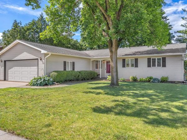 1160 W 19th AVENUE, Oshkosh, WI 54902