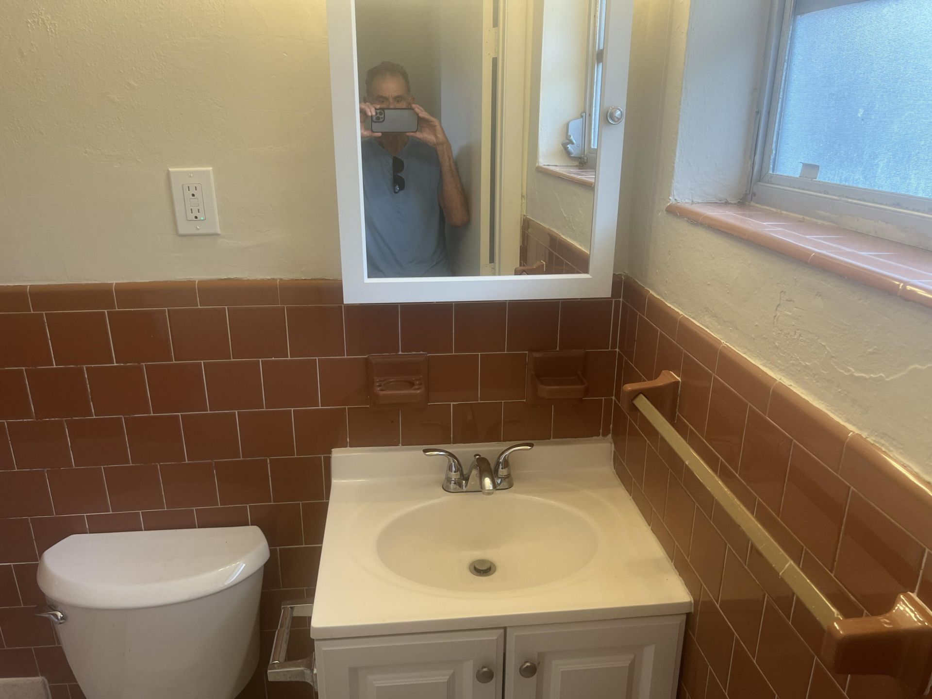 2410 SW 44th Avenue, Fort Lauderdale, FL 33317 Photo