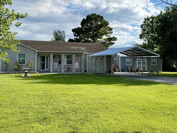 4933 White Oak River Road , Maysville, NC 28555