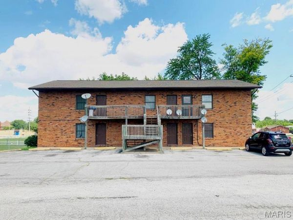 101 W 5th Street , Cahokia, IL 62206